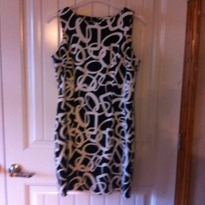 ***Reduced*** Black and white sheath dress