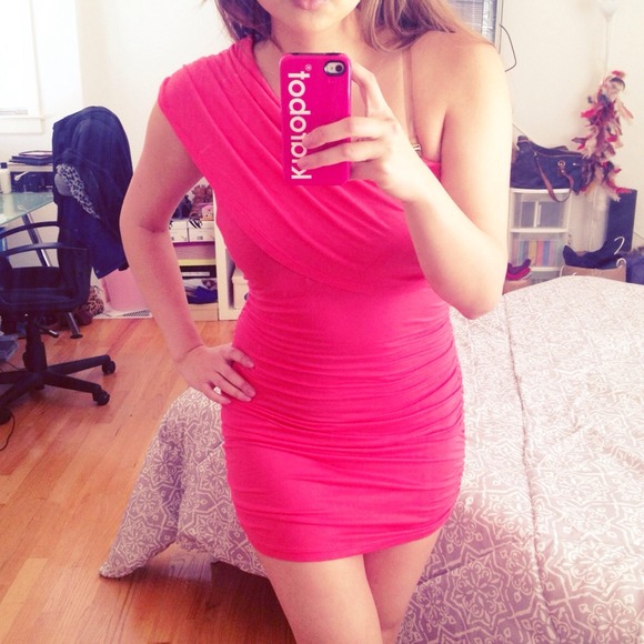 Dresses & Skirts - Coral One Shoulder Drapped Dress sz M