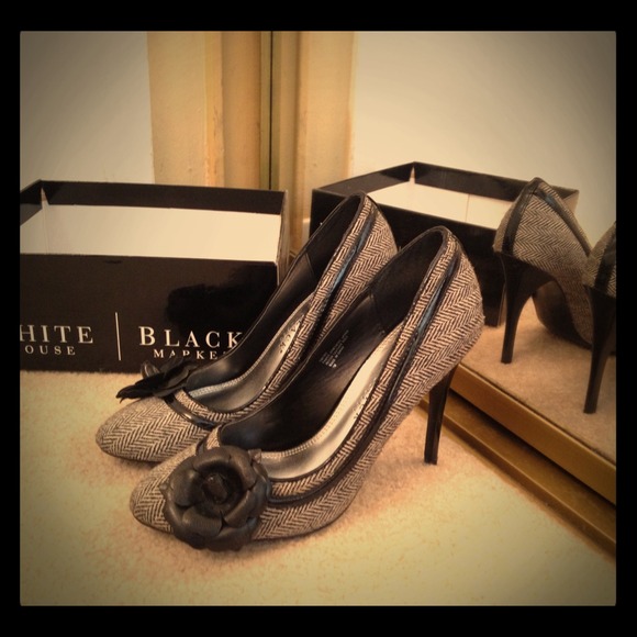 *Reserved for pughj1*  White House Black Market