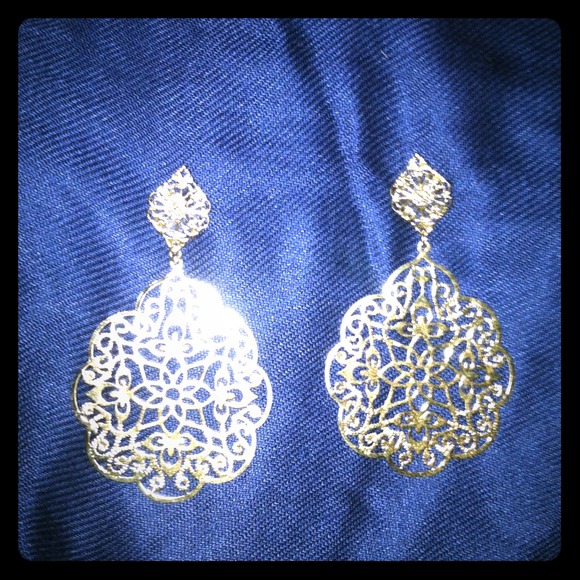 NBW Gorgeous Gold Dangle Earrings