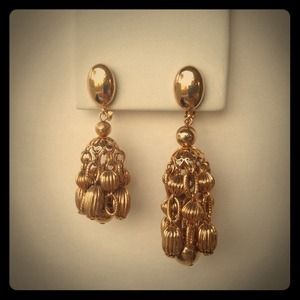 Clip on earrings same style diff size!