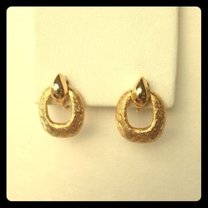 Clip on earrings gold brushed tone preowned