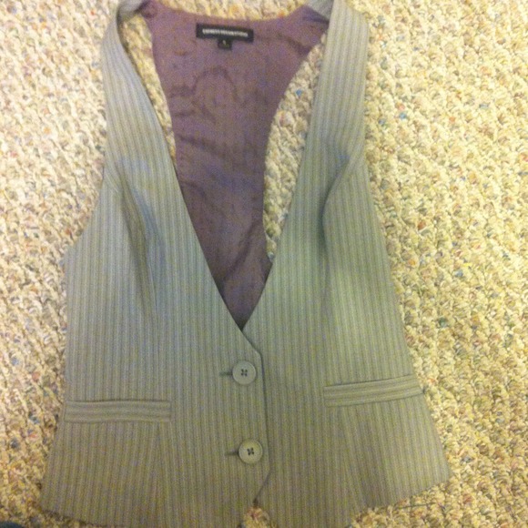 Express grey pinstripe vest. Size 6