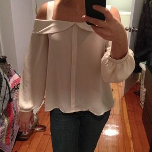 Creme blouse