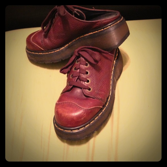 WOMEN'S DOC MARTINS!   Like new!😍