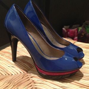 Color block pumps with peep toe