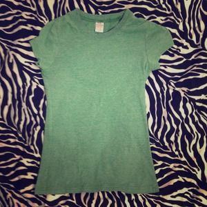Green wordless short sleeve shirt