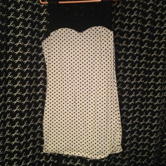 Body contour polkadot dress