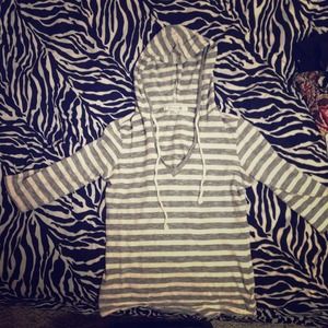 Forever 21 half sleeves shirt.