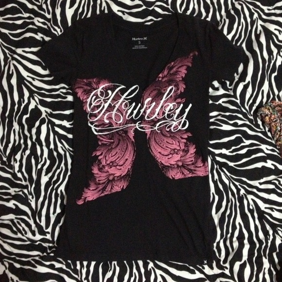 Hurley black and pearl short sleeve shirt.