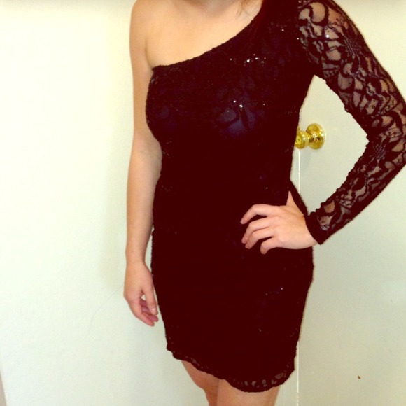 Long sleeve one strap lace & sequins dress