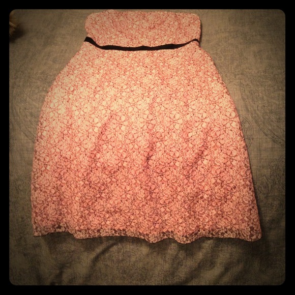 Strapless pink lace dress - Picture 1 of 1