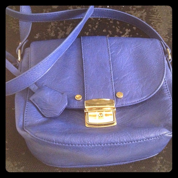 ☑Bundled & Sold☑Chic Blue cross body bag