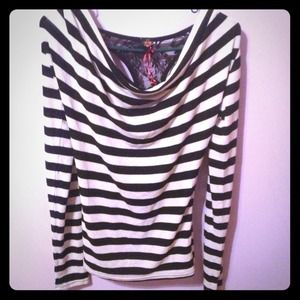 Long Sleeve. Scoop Back with laced tank