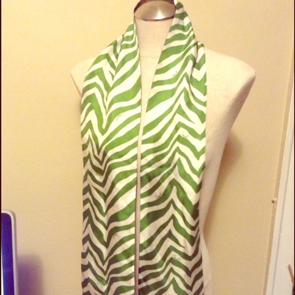 COACH oblong green zebra scarf-HOLD
