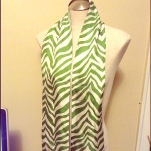 COACH oblong green zebra scarf-HOLD