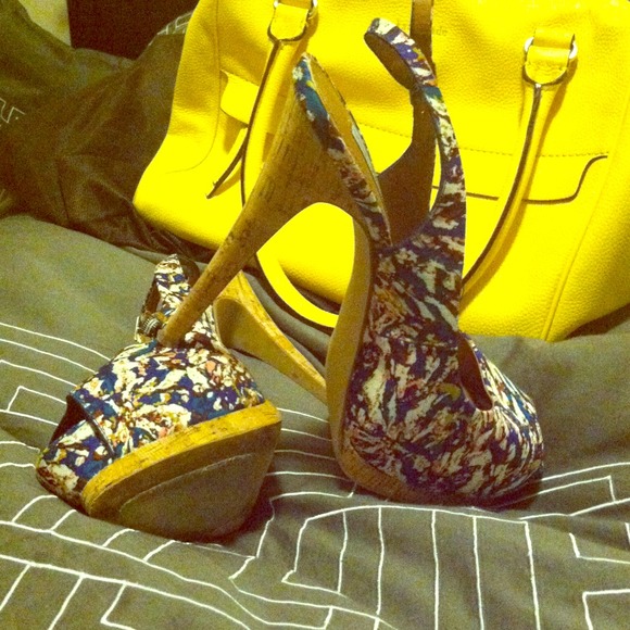 **SOLD**! @jenwilliams1016 Steve Madden slingback