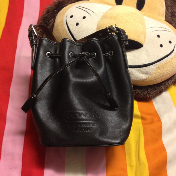 (Sold!!!)Coach super cute bag:)