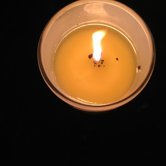 Half used candle - Picture 2 of 2