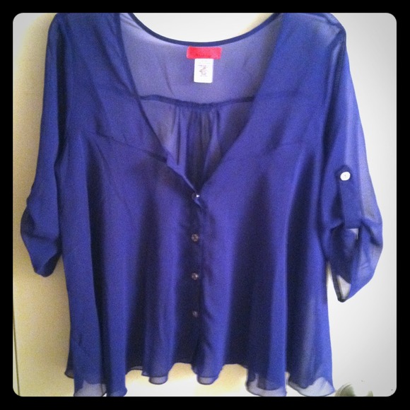 💰SOLD💰Sheer Blue Top
