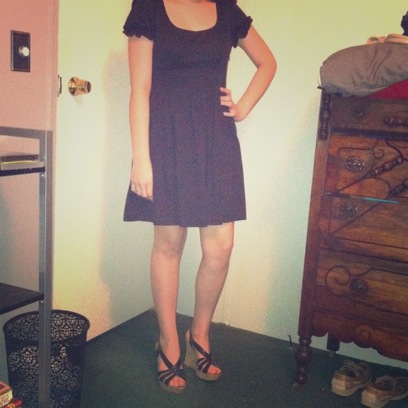 🎉SOLD! Cute high waisted little black dress!