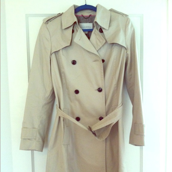 Banana Republic BRAND NEW classic trench coat