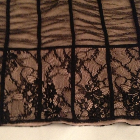 SOLD 👚Black Lace and Mesh Corset Top - Picture 3 of 3