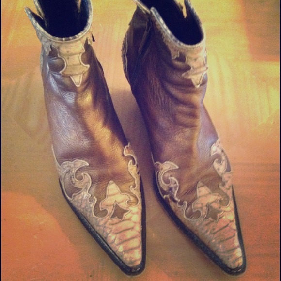 REDUCED Leather and snake skin. Bone & bronze.