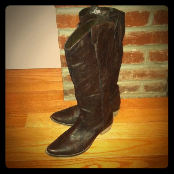 SOLD! Steve Madden leather cowboy style boots