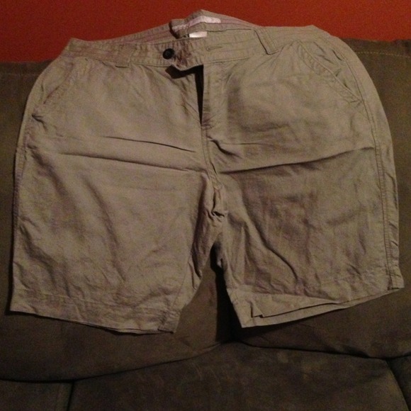 Old navy Bermuda shorts