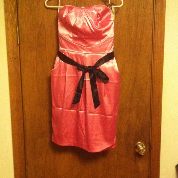 Bumblegum Pink Strapless Cocktail Dress - Picture 1 of 2