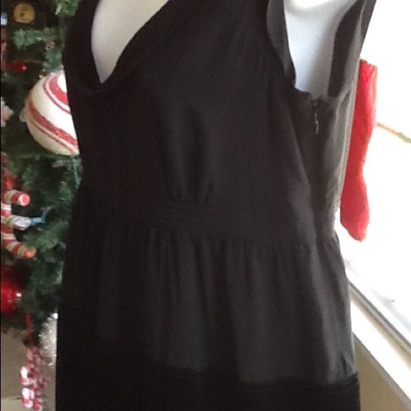 Burberry silk top🎶🎶🎶. Burberry silk top - Picture 3 of 4