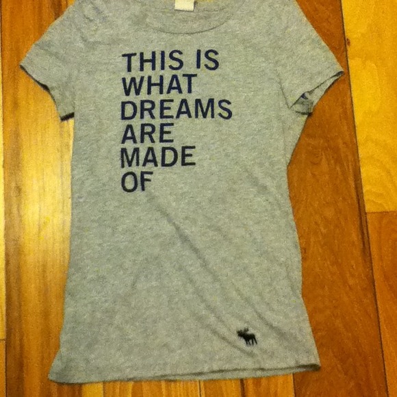 Grey Abercrombie and Fitch tee-shirt