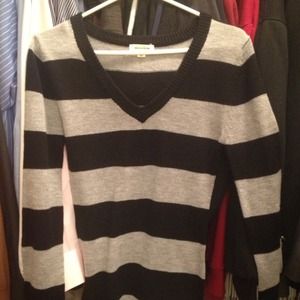 Blk and grey sweater