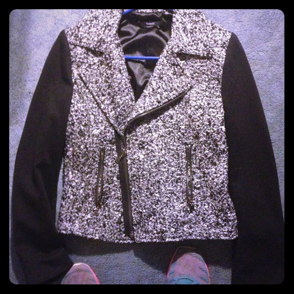 Chic tweed jacket