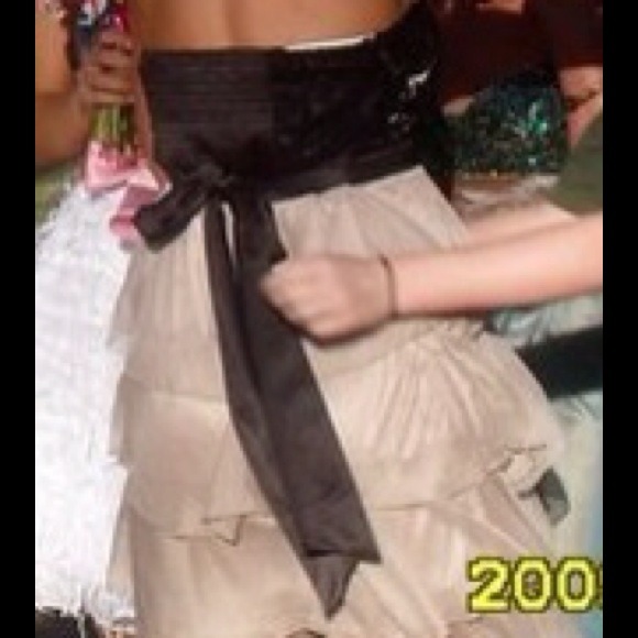 Dress - Picture 2 of 3