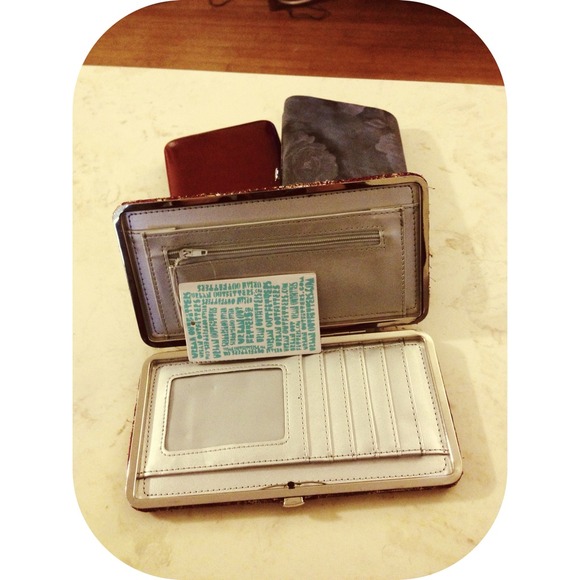 🚫SOLD🚫Clutch wallet bundle! - Picture 2 of 3