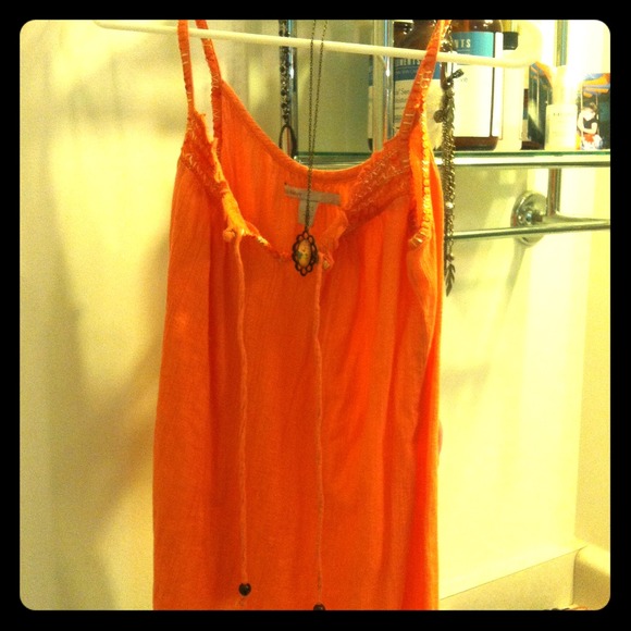 💌Sold💌 Small orange old navy tank