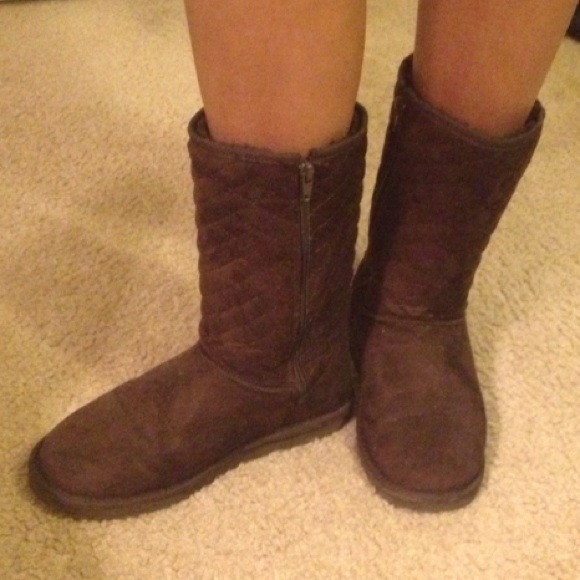 Ugg like brown boots