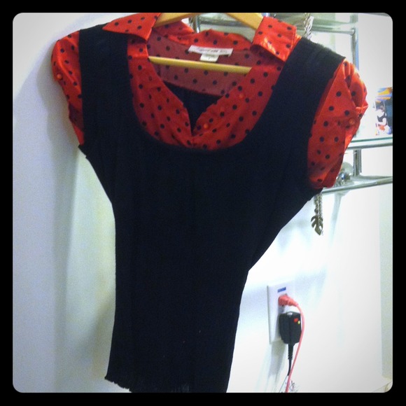 Red/black polka dot small