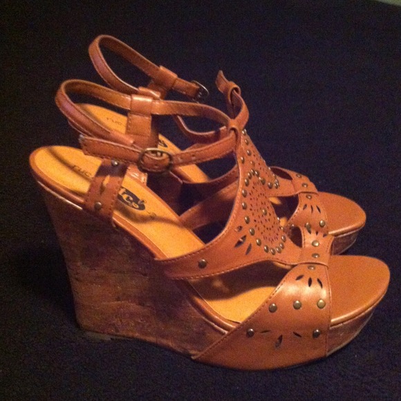 ❗TRADED❗Brown wedges from Rue21
