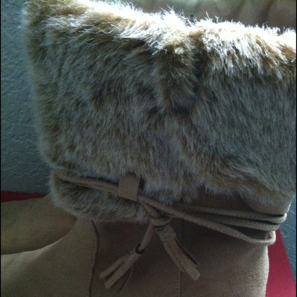 BOOTS🎀 - Picture 2 of 4