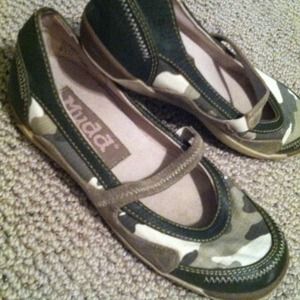Camouflage slip on shoes