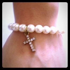 Pearl and cross bracelet