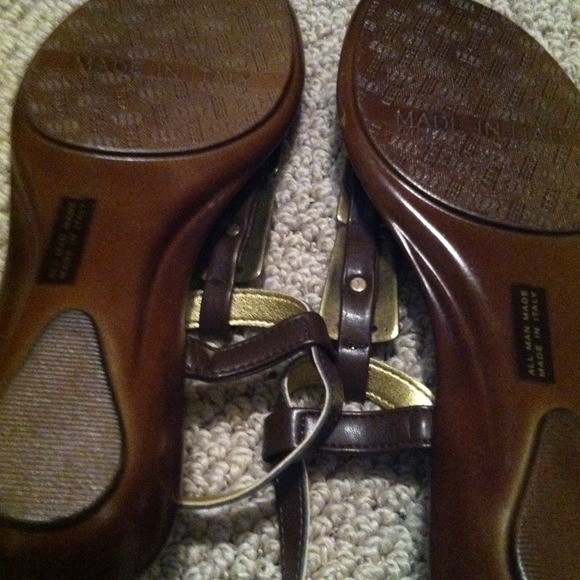 Sandals - Picture 2 of 4