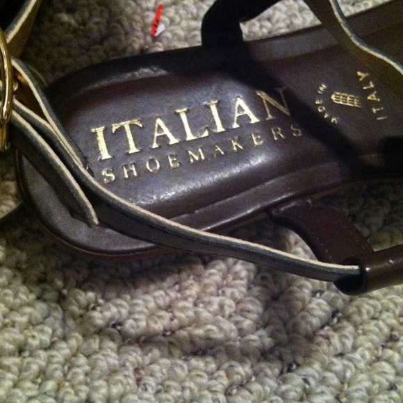 Sandals - Picture 3 of 4