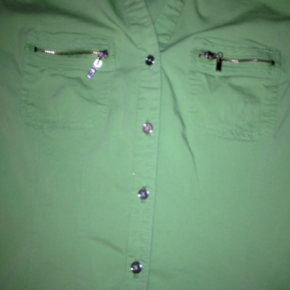 Classic button down with silver details - Picture 2 of 2