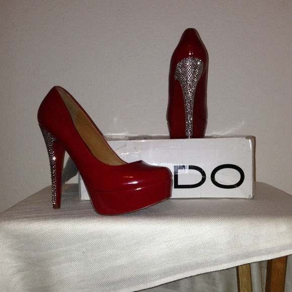 Aldo strassed burgundy 38