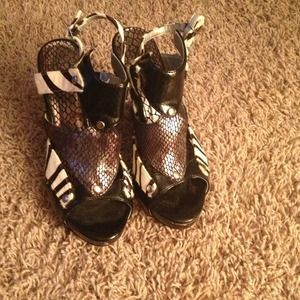 BKE heels from the Buckle