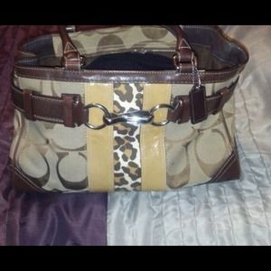 Coach Handbag *new pictures*